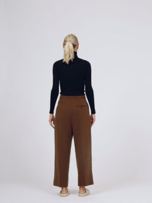 24W053.JPG-B--scaled